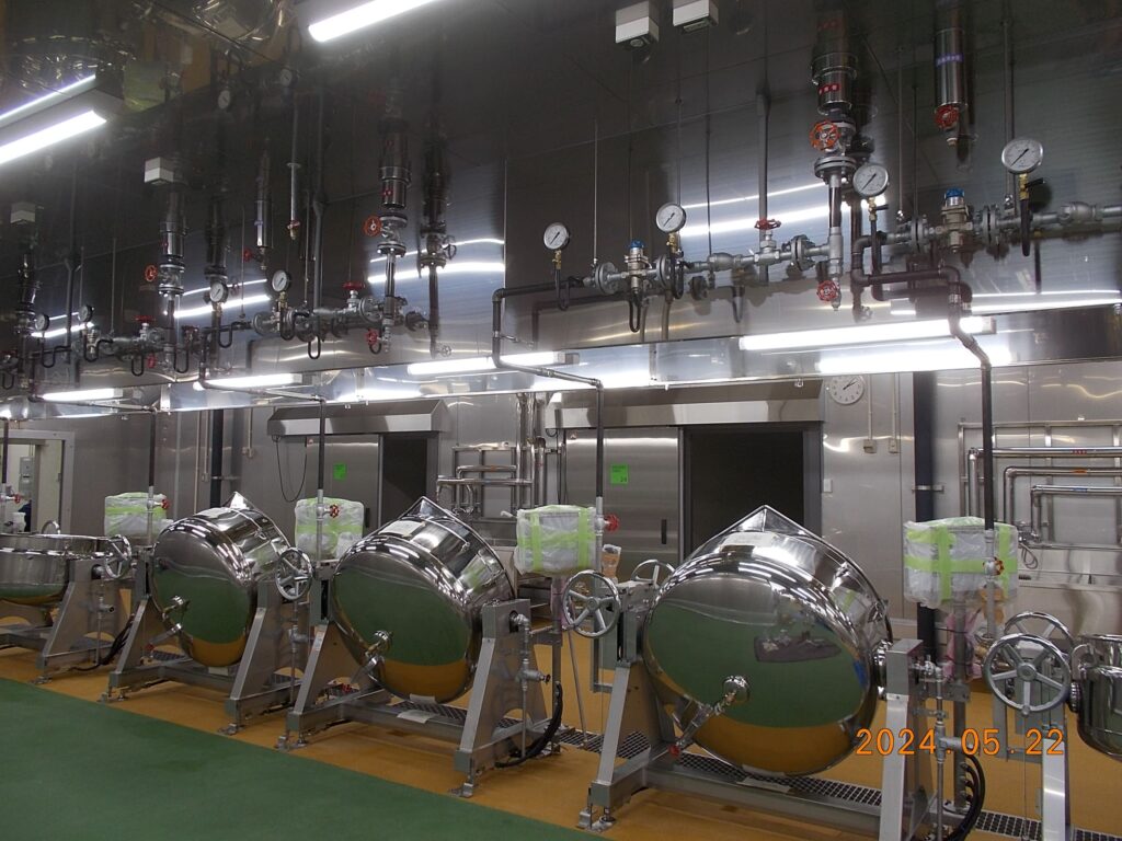 食品工場／蒸気釜の設置