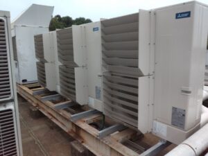 食品工場／空調機器の更新工事